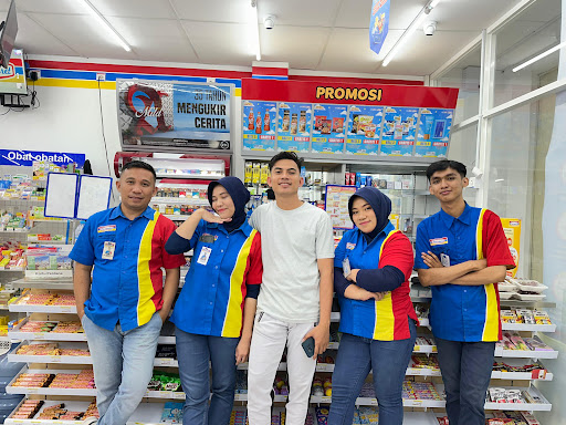 INDOMARET AHMAD HIOLA