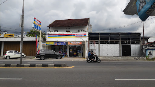 Indomaret Wates KM5