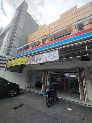 Indomaret Danau Singkarak