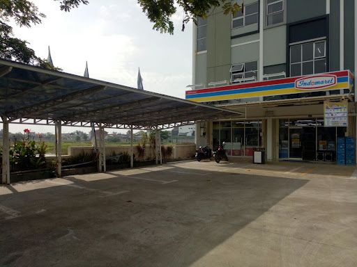 Indomaret Royal Living