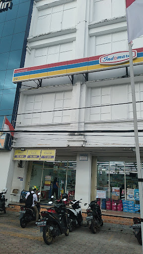 Indomaret Ayani Sebelah Bank Mandiri