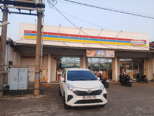 Indomaret Warujinggo