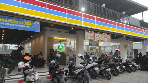 Indomaret Raya Kisamaun