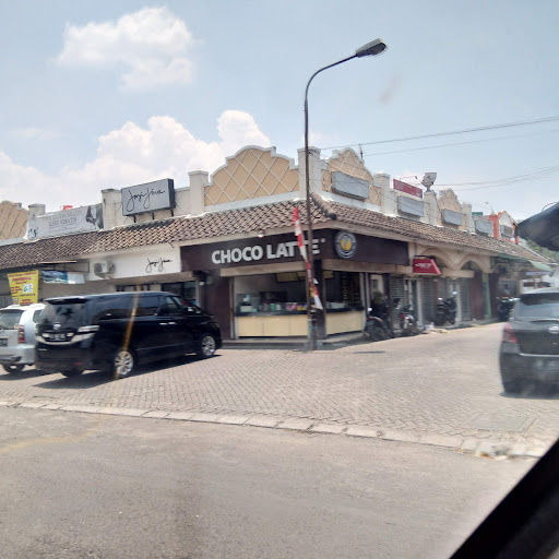 Indomaret Modernland 3