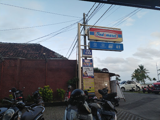 Indomaret Fresh Pantai Kuta Mandalika