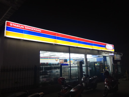 Indomaret Stasiun Tangerang