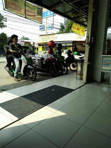 Indomaret Cicadas Wanaherang