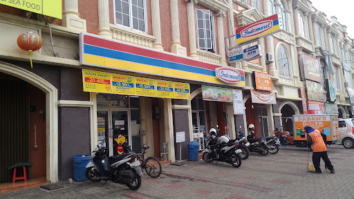 Indomaret Paramount Blitz
