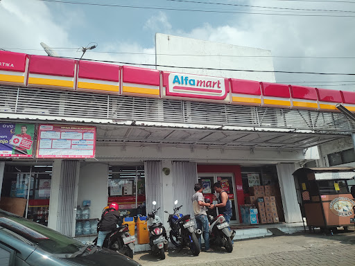 Alfamart Dewisartika