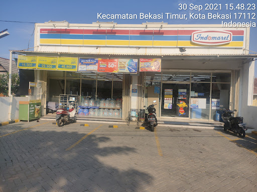 Indomaret underpass raya