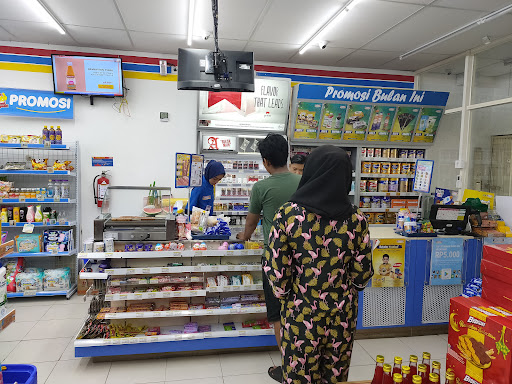 Indomaret Ruko Villa Pekayon