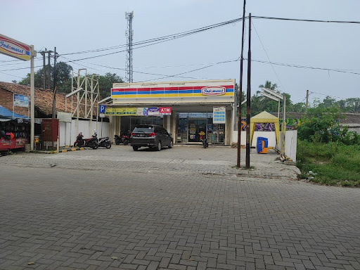 Indomaret Annie Land
