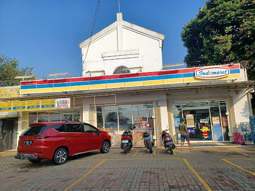Indomaret. Raya Sukabumi KM 23