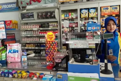 indomaret emmy saelan