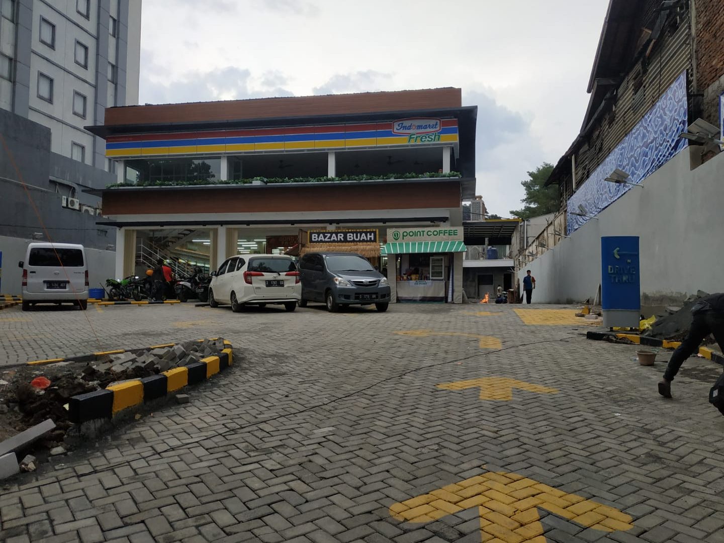 Indomaret Fresh DRIVE THRU CIHAMPELAS 149 5 Indomaret Fresh DRIVE THRU CIHAMPELAS 149
