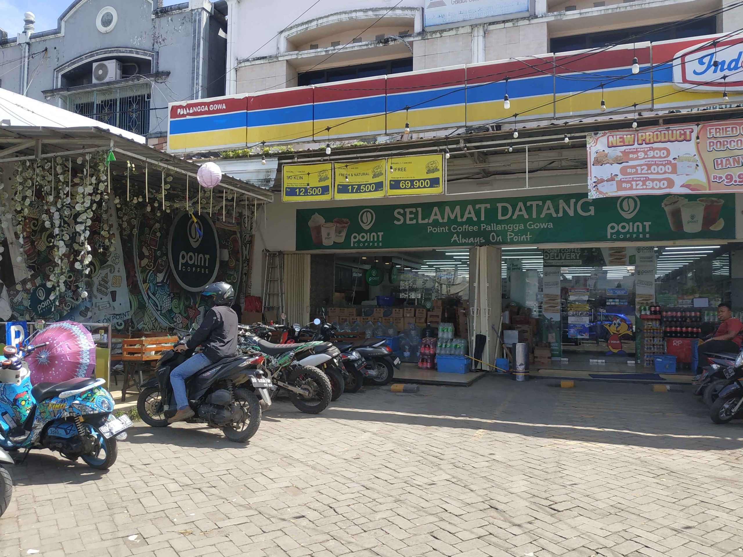 Indomaret Padaharja